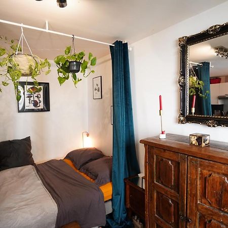 Charmant Studio Au Calme Et Bien Desservi Parigi Esterno foto